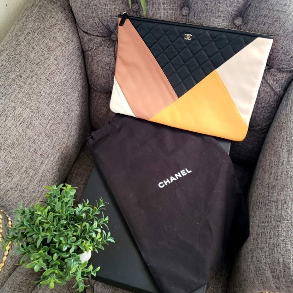 Excellent Chanel Clutch/ Purse